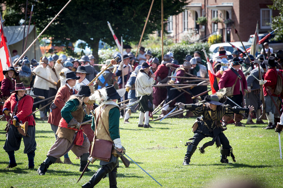 Battle, Of, Southam, 2013, re enactment, owl, market, hill, photographer, photography, pictures, sword, fight